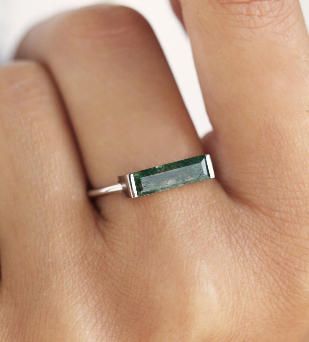 Green Baguette Moss Agate prsten