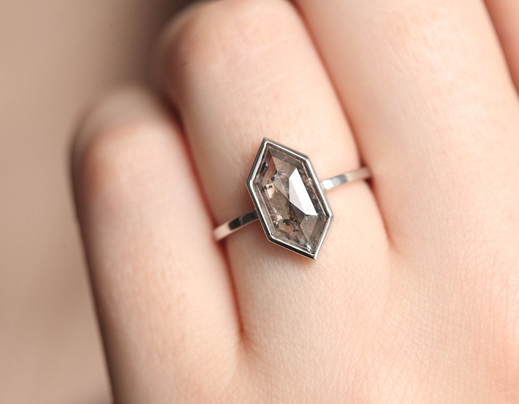Solitaire Setting Hekagon Salt & Pepper Diamond Ring