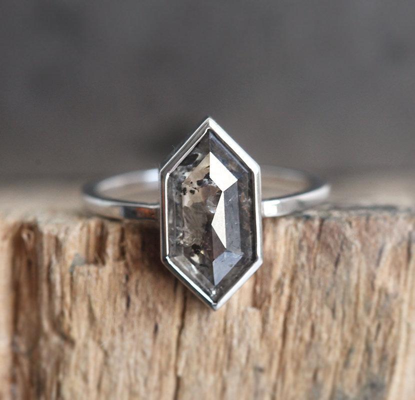 Solitaire Setting Hekagon Salt & Pepper Diamond Ring