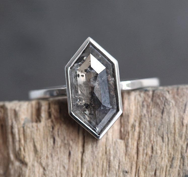 Solitaire Setting Hekagon Salt & Pepper Diamond Ring