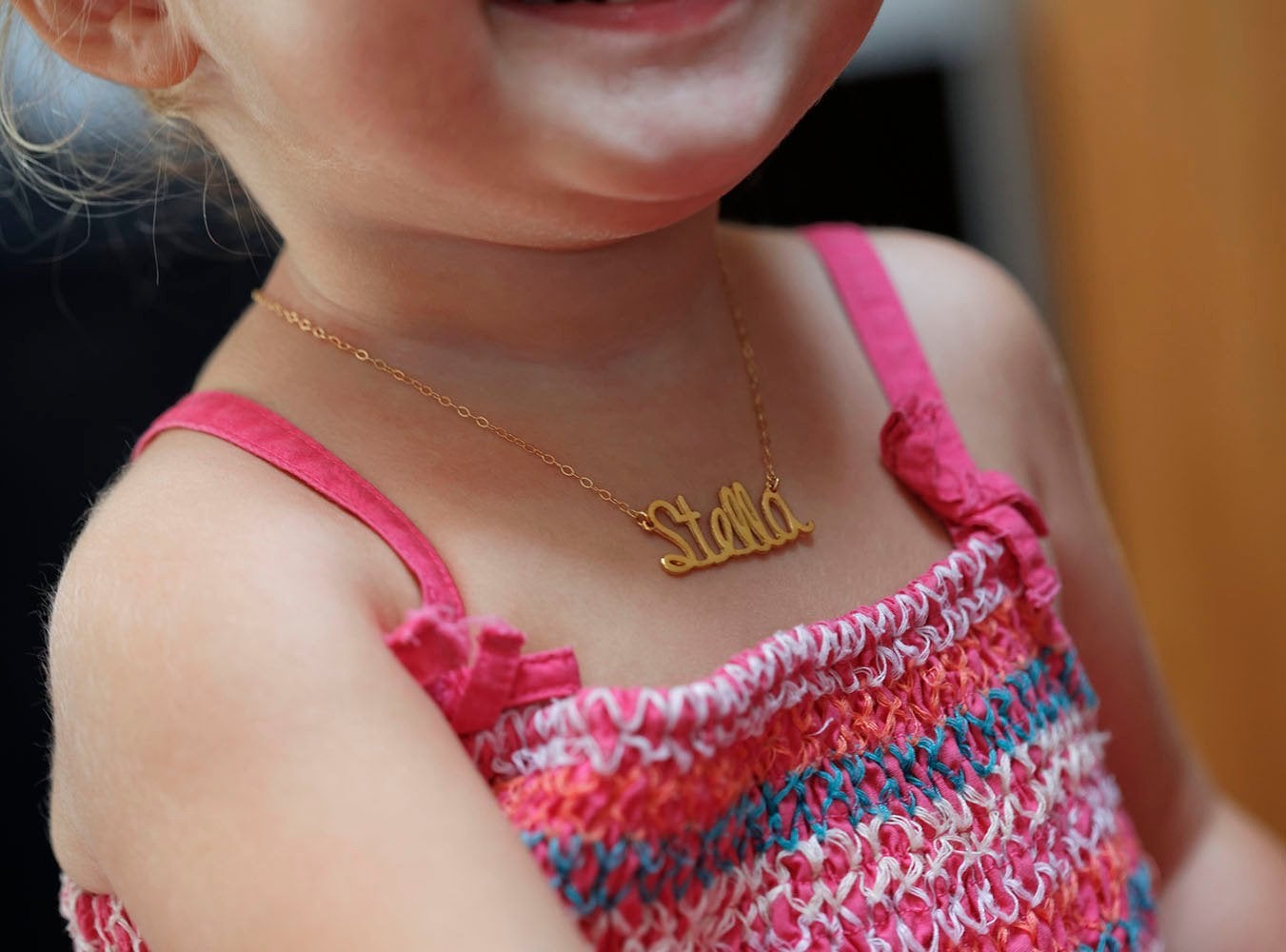 Personalizovana zlatna ogrlica sa imenom bebe