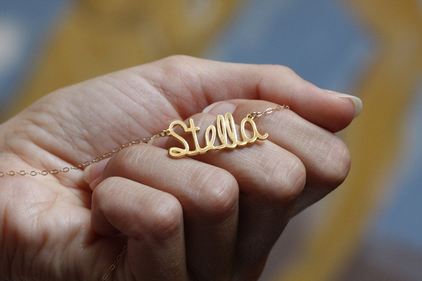 Personalizovana zlatna ogrlica sa imenom bebe