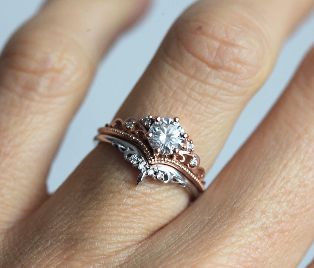 BELLA MOISSANITE & Milgrain PRSTEN SET SA BOČNIM DIJAMANTIMA-Capucinne