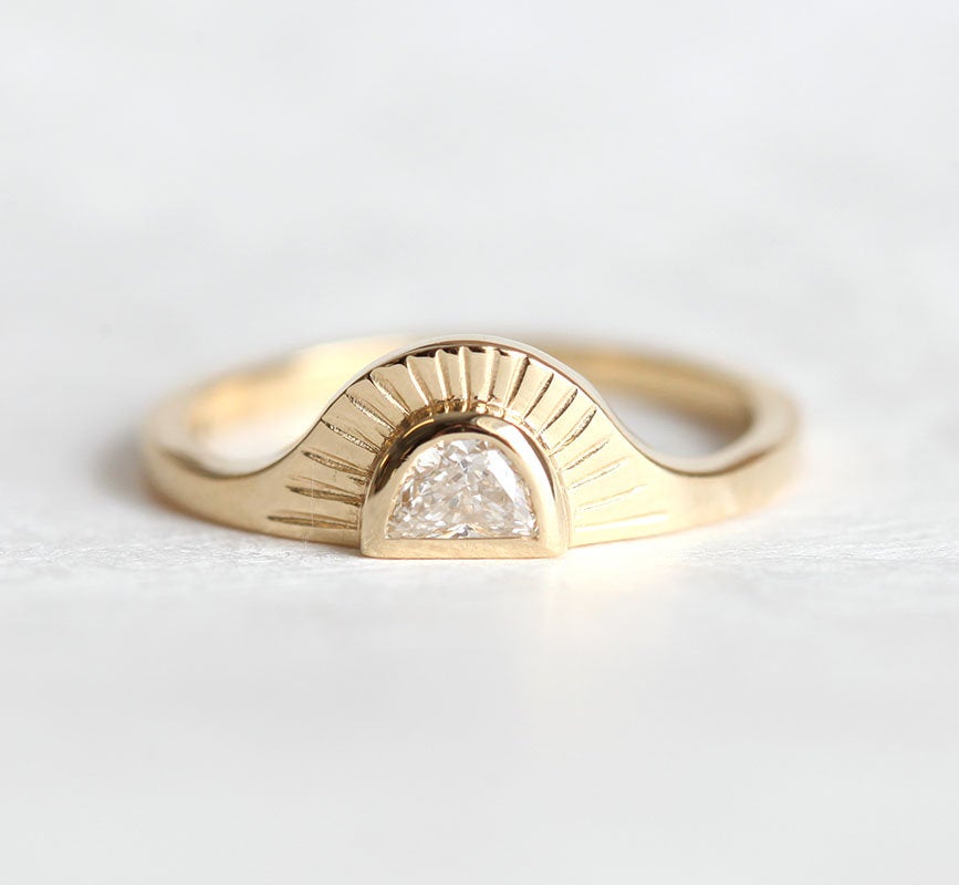 Bohemian Half Moon Spinel Onik and Gold Sunset Ring-Capucinne