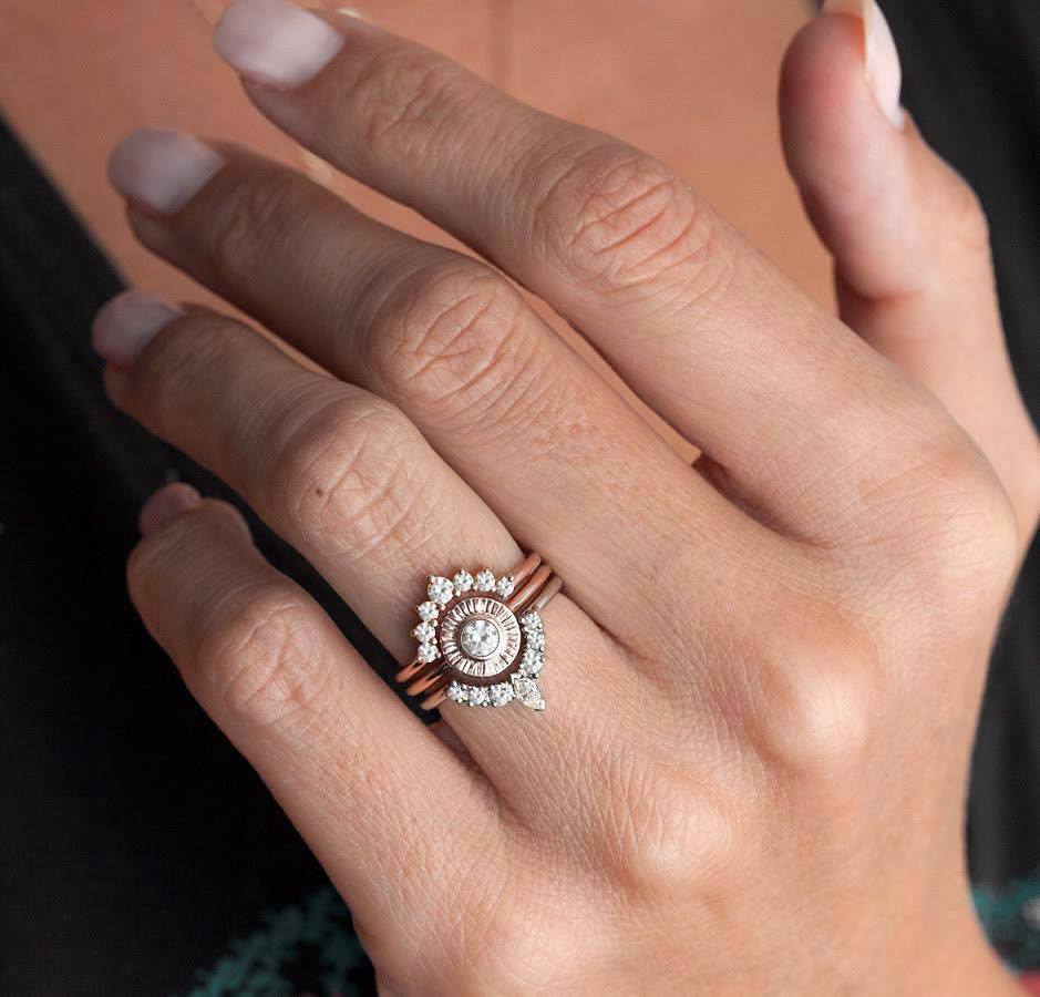Okrugli dijamantski pasijans Sunset Ring set sa belim dijamantima različitih rezova