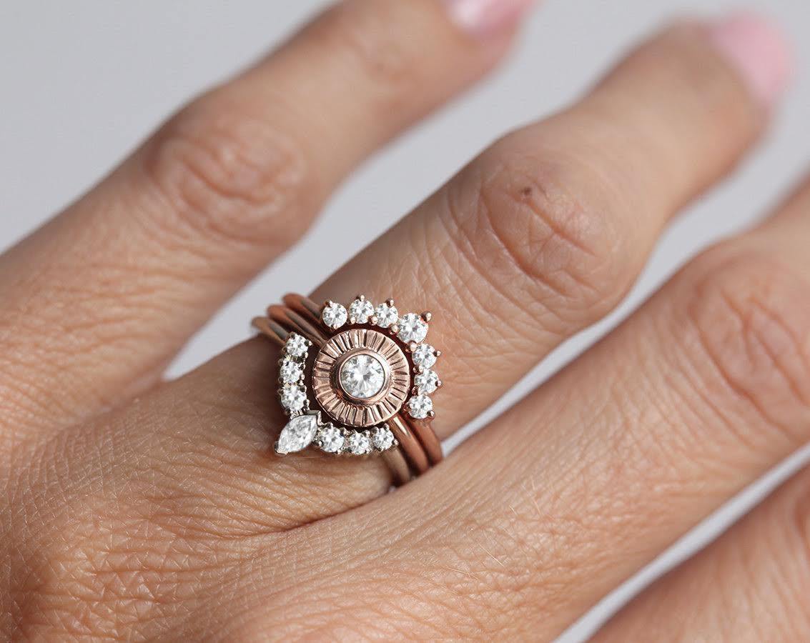 Okrugli dijamantski pasijans Sunset Ring set sa belim dijamantima različitih rezova