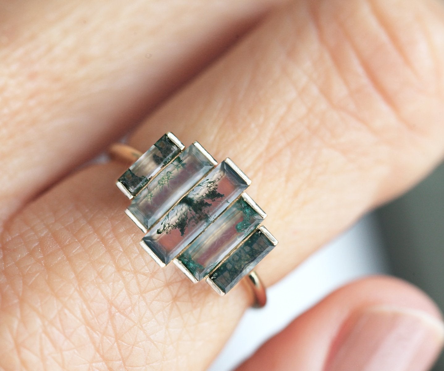 Prsten od Baguette Moss Agate sa 4 kamena Moss Agate sa strane