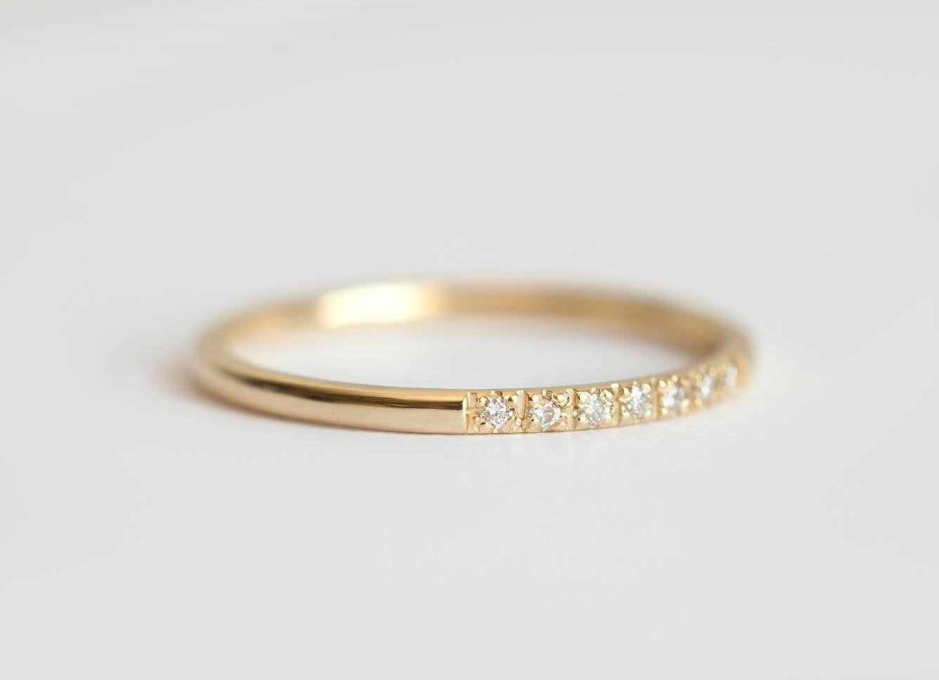 Okrugli beli dijamant Half Eterniti Vedding Band