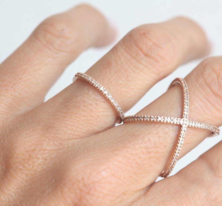 Round Vhite Diamond Full Pave Eterniti Band
