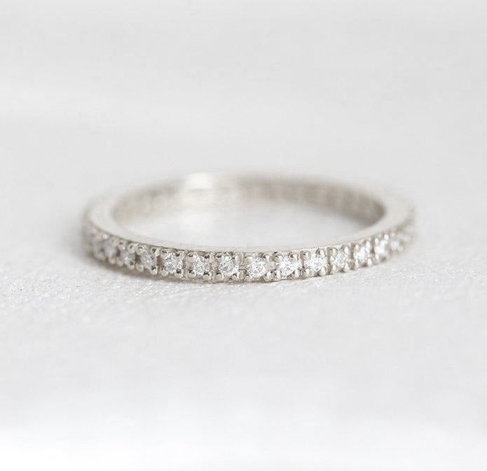 Round Vhite Diamond Full Pave Eterniti Band