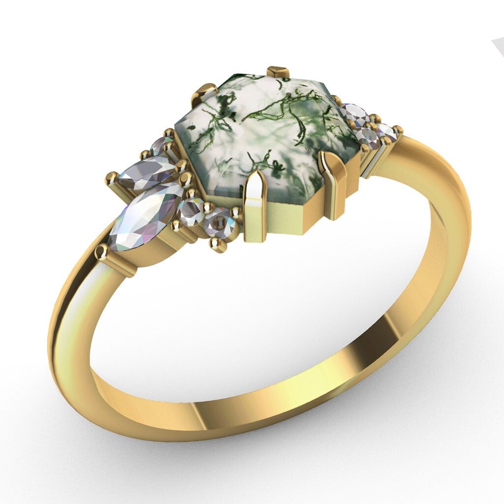 Šestougaoni Moss Agate, prsten od žutog zlata sa naglašenim markiznim rezom i okruglim belim dijamantima