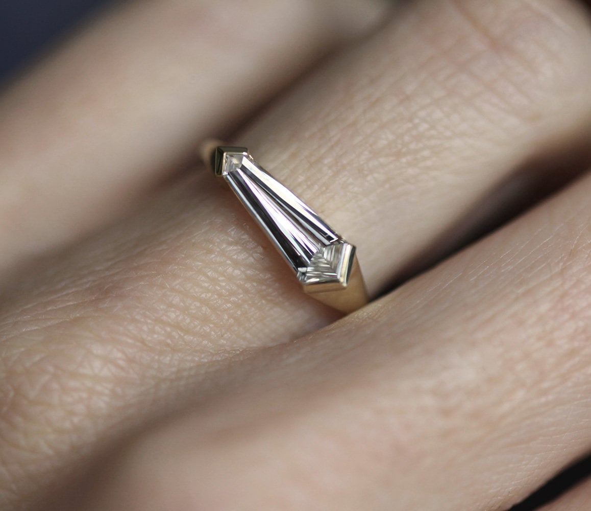 Solitaire Band, Štit dijamantski prsten