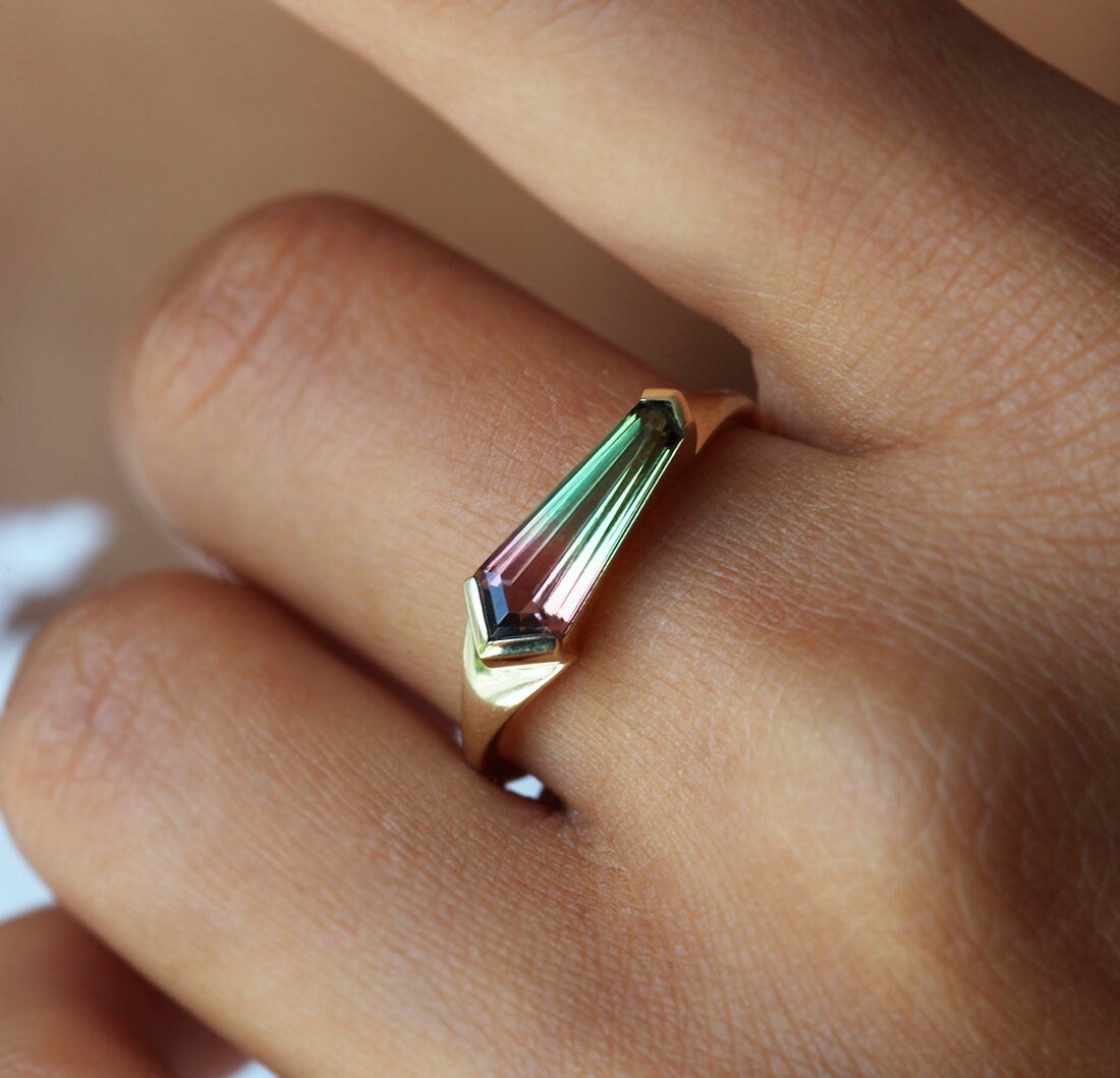 Green Shield Tourmaline Solitaire Prsten