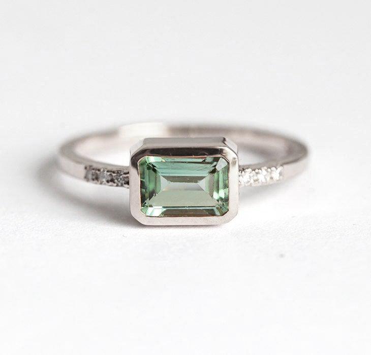 Mint Green Emerald-Cut turmalin Pave Diamond Ring