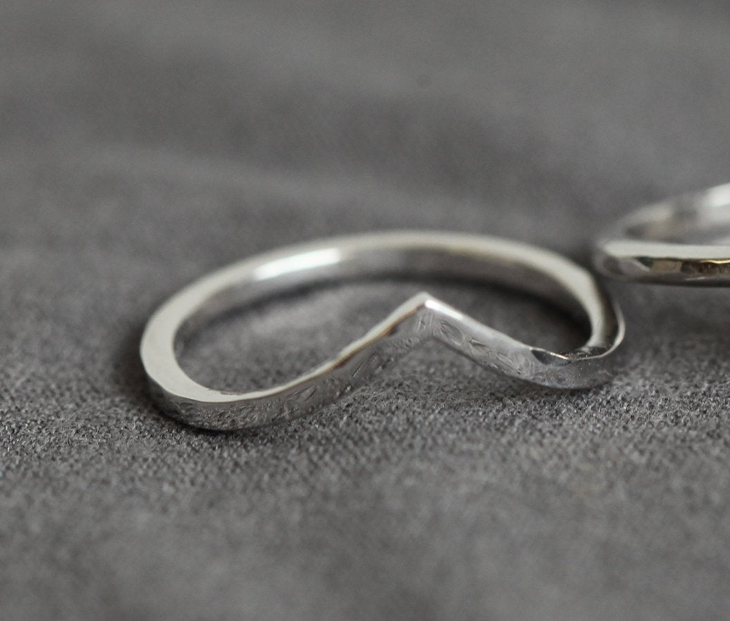 Hammered Vedding Band, Hammered Vedding Ring-Capucinne