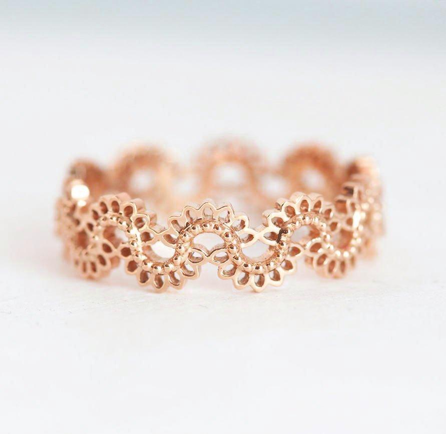Iva Gold Lace Band, Lace Vedding Band-Capucinne