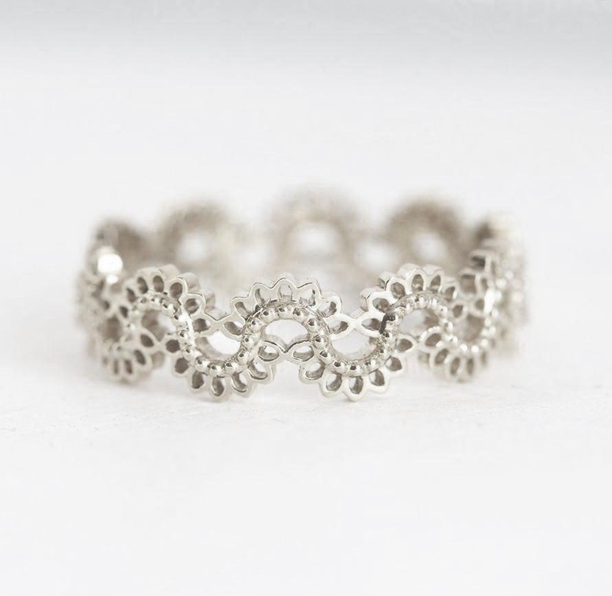 Iva Gold Lace Band, Lace Vedding Band-Capucinne