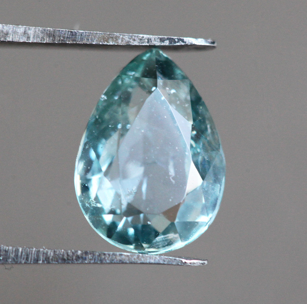 Loose kruškoliki menta zeleni safir