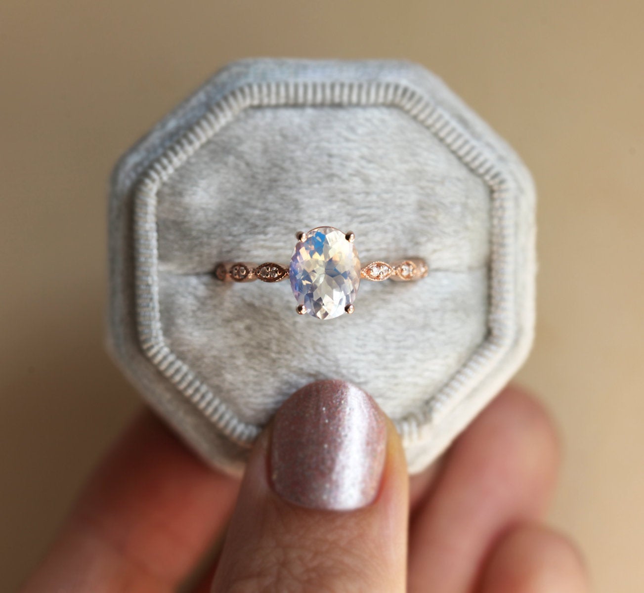 Pink Purple Vintage Oval Moonstone Dijamantski prsten
