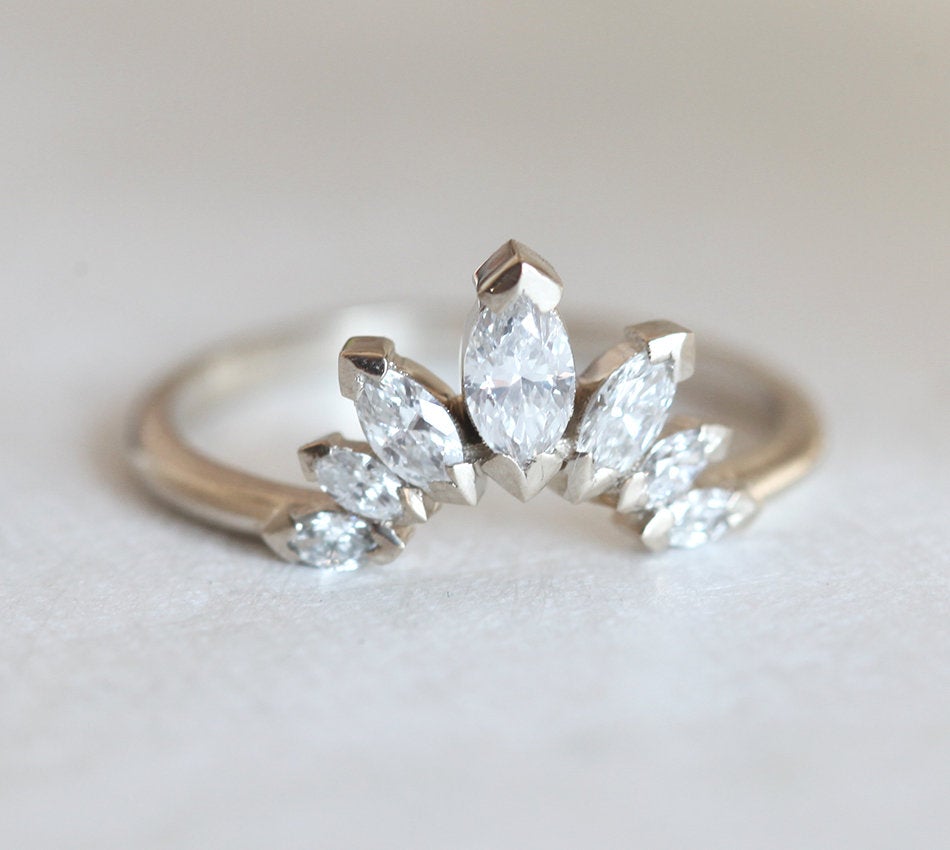 Markuise Floral Diamond Band-Capucinne