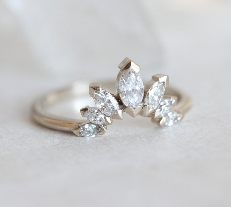 Markuise Floral Diamond Band-Capucinne