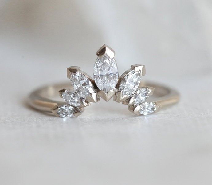 Markuise Floral Diamond Band-Capucinne