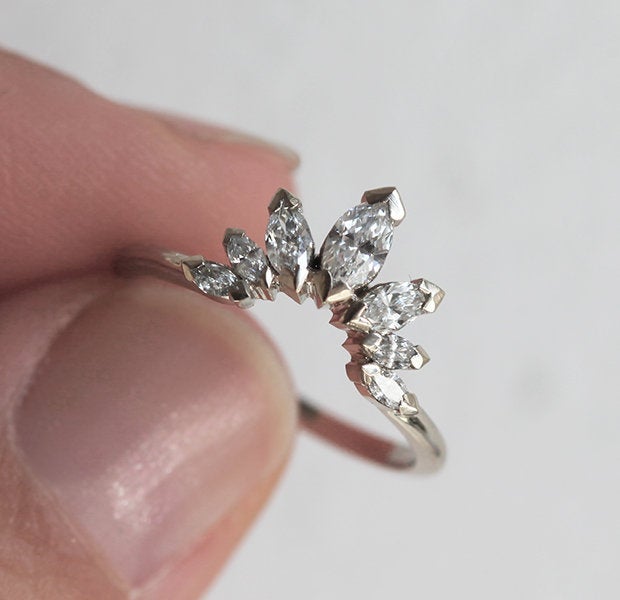 Markuise Floral Diamond Band-Capucinne