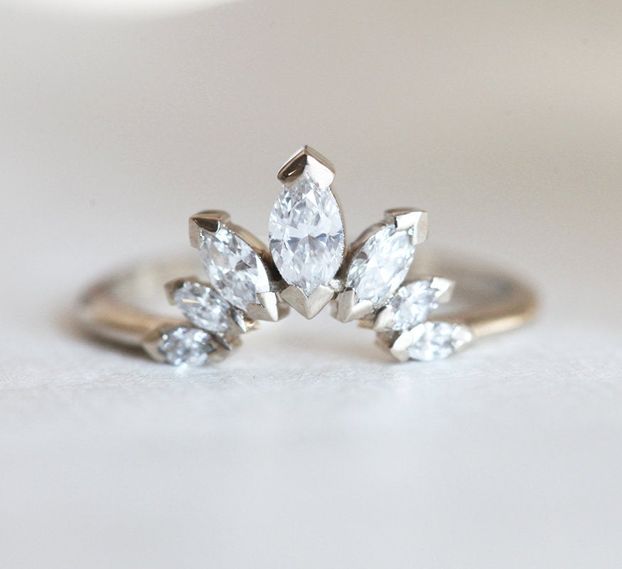 Markuise Floral Diamond Band-Capucinne