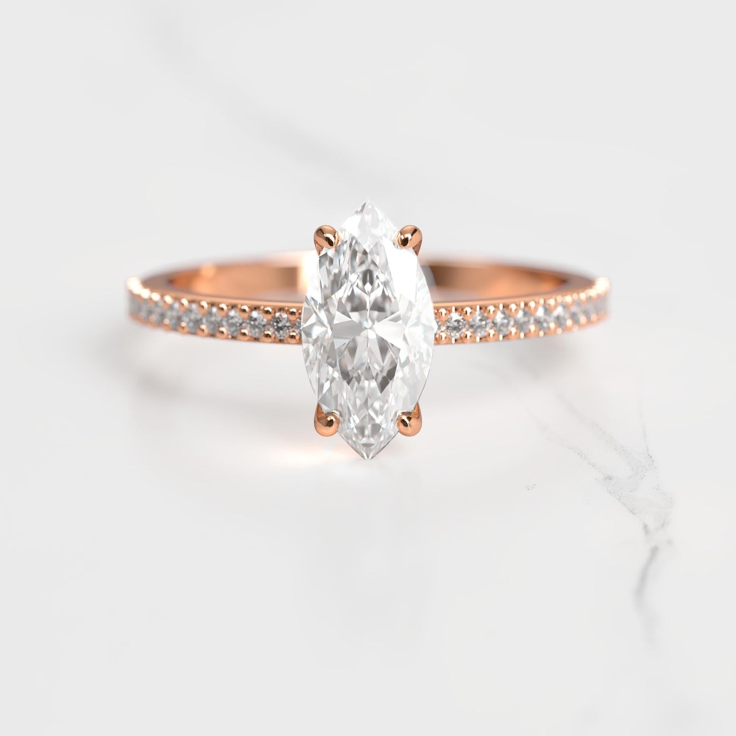 Dijamantski prsten marke Markuise half pave Solitaire