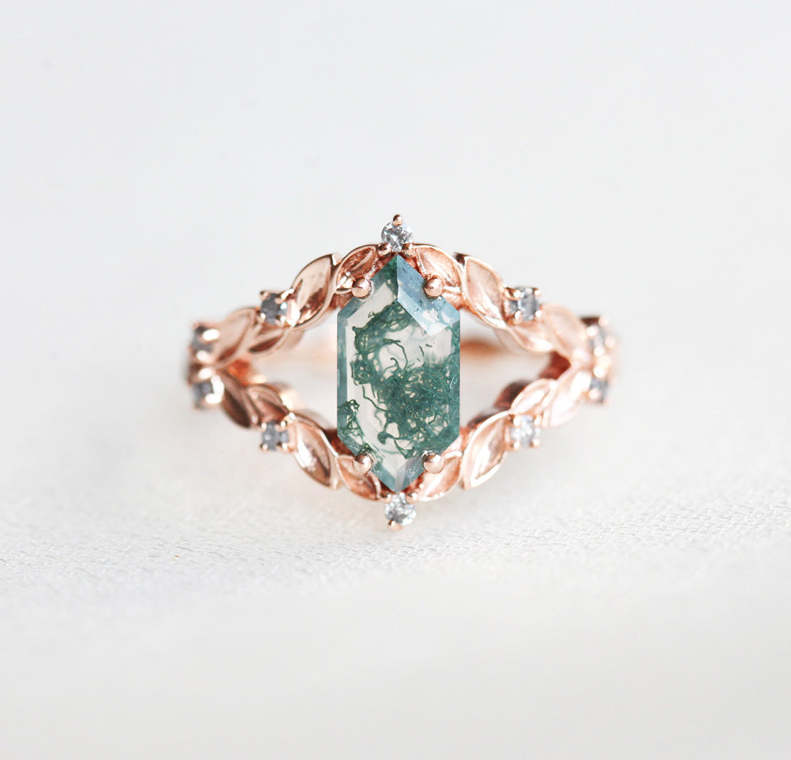 Šestougaoni prsten od Moss Agate u vintage stilu sa dijamantima od soli i bibera sa strane