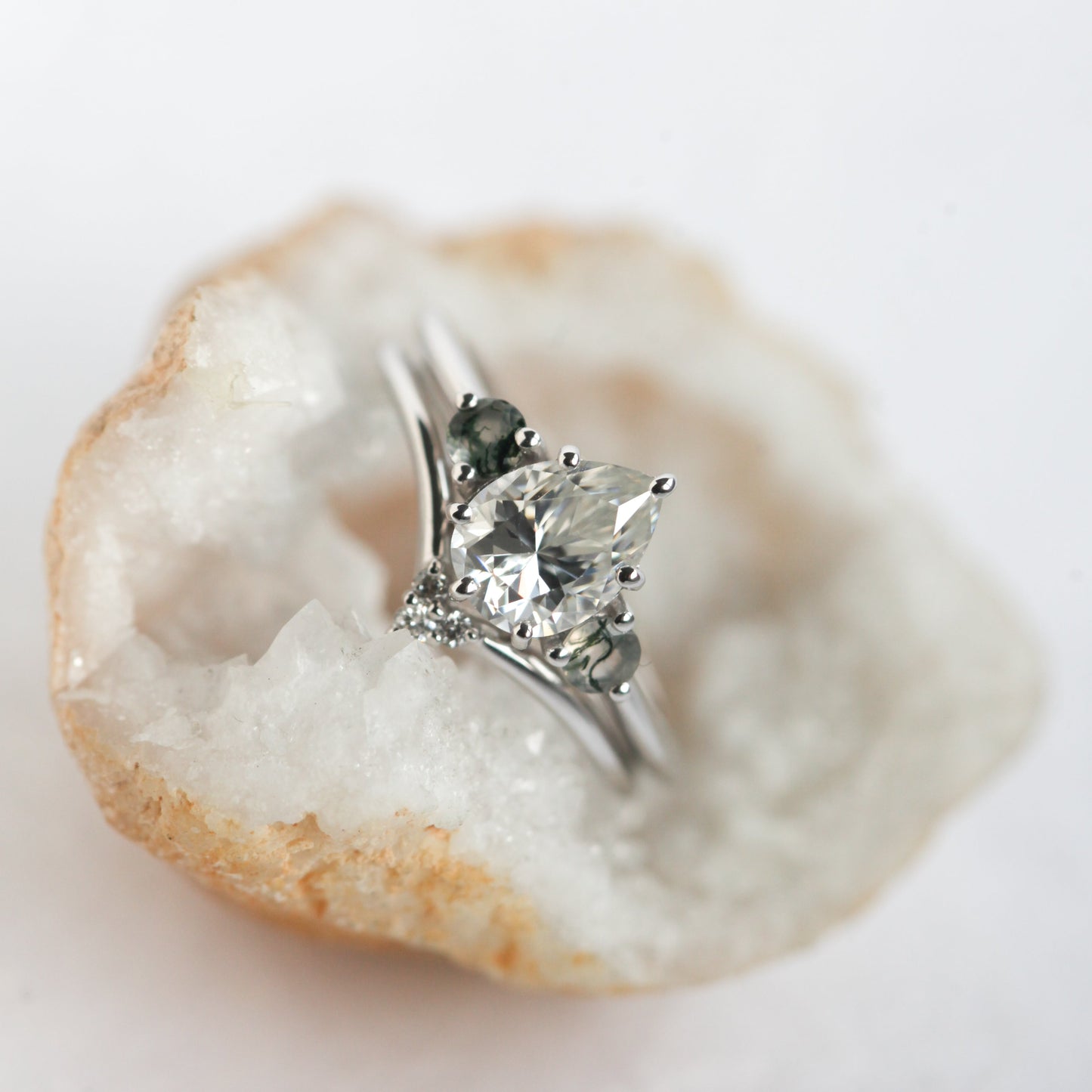 Misella kruška moissanite prsten sa mahovinom Moss Agate - spreman za isporuku-Capucinne