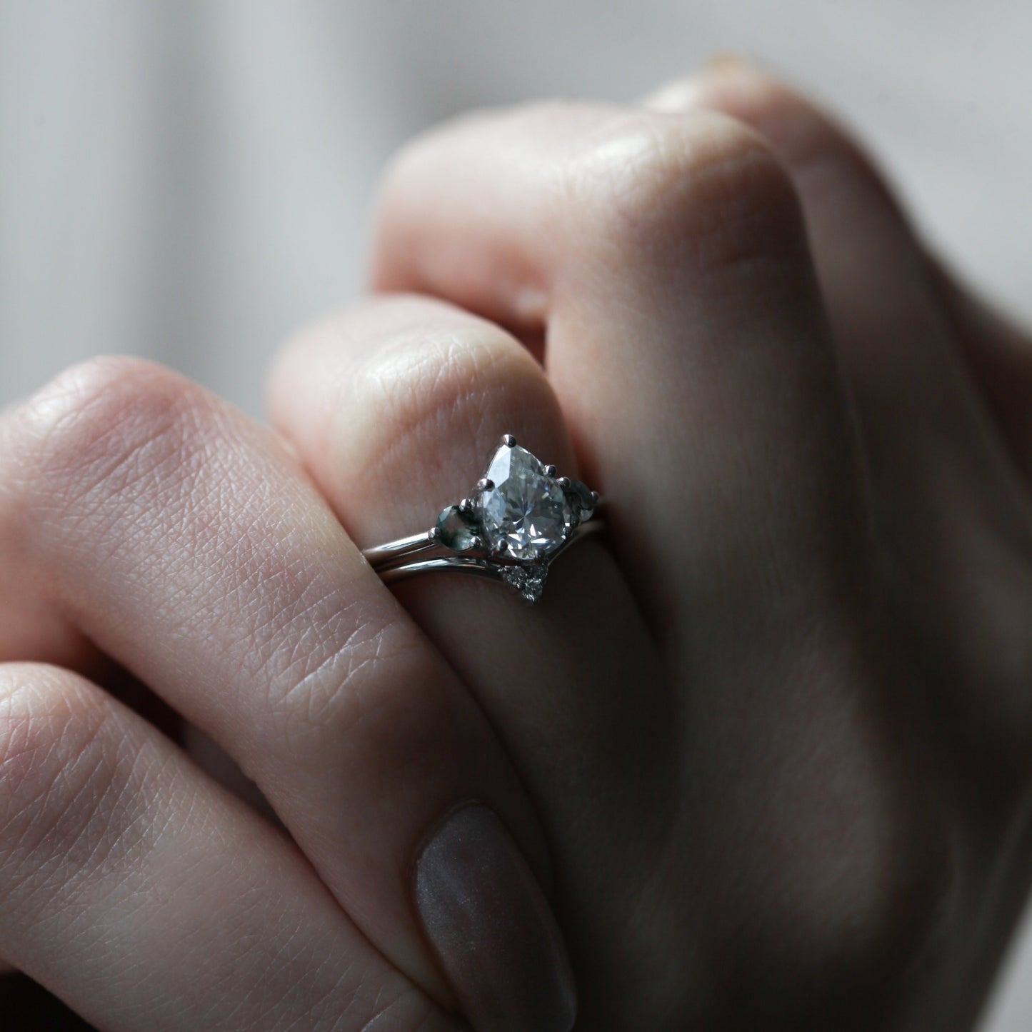 Misella kruška moissanite prsten sa mahovinom Moss Agate - spreman za isporuku-Capucinne
