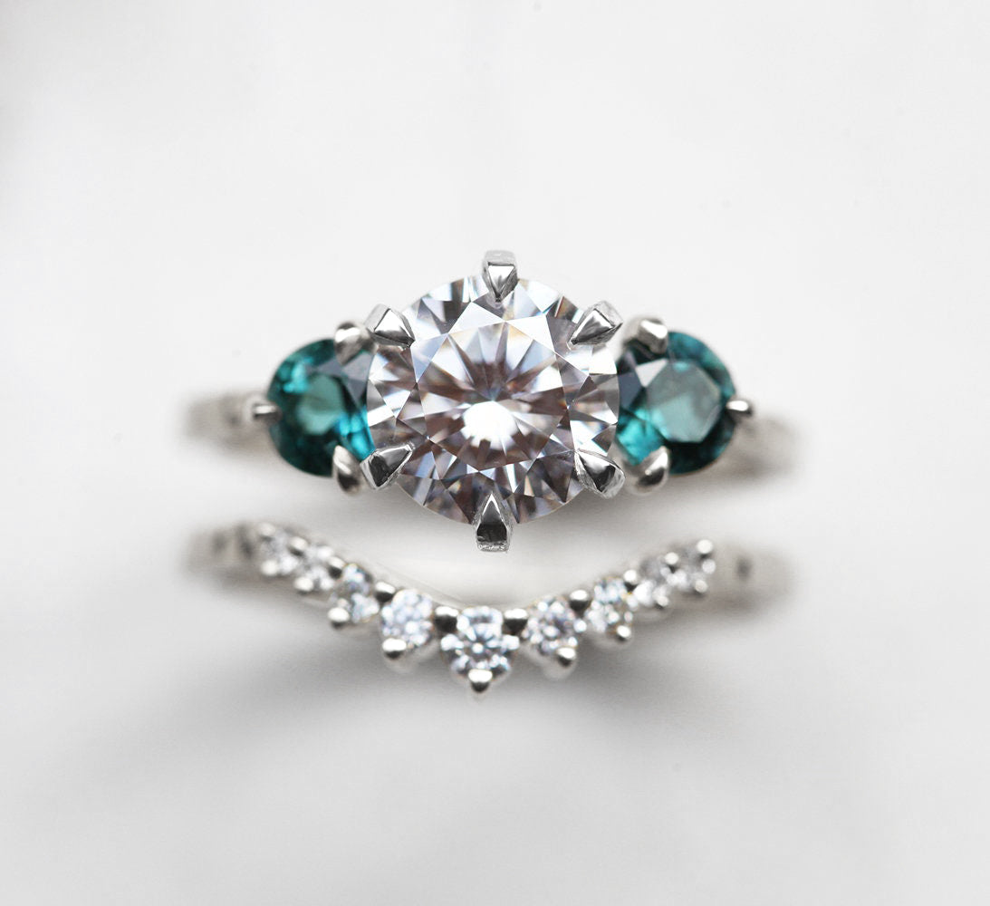 Paloma Moissanite Tri kamena Prsten-Capucinne