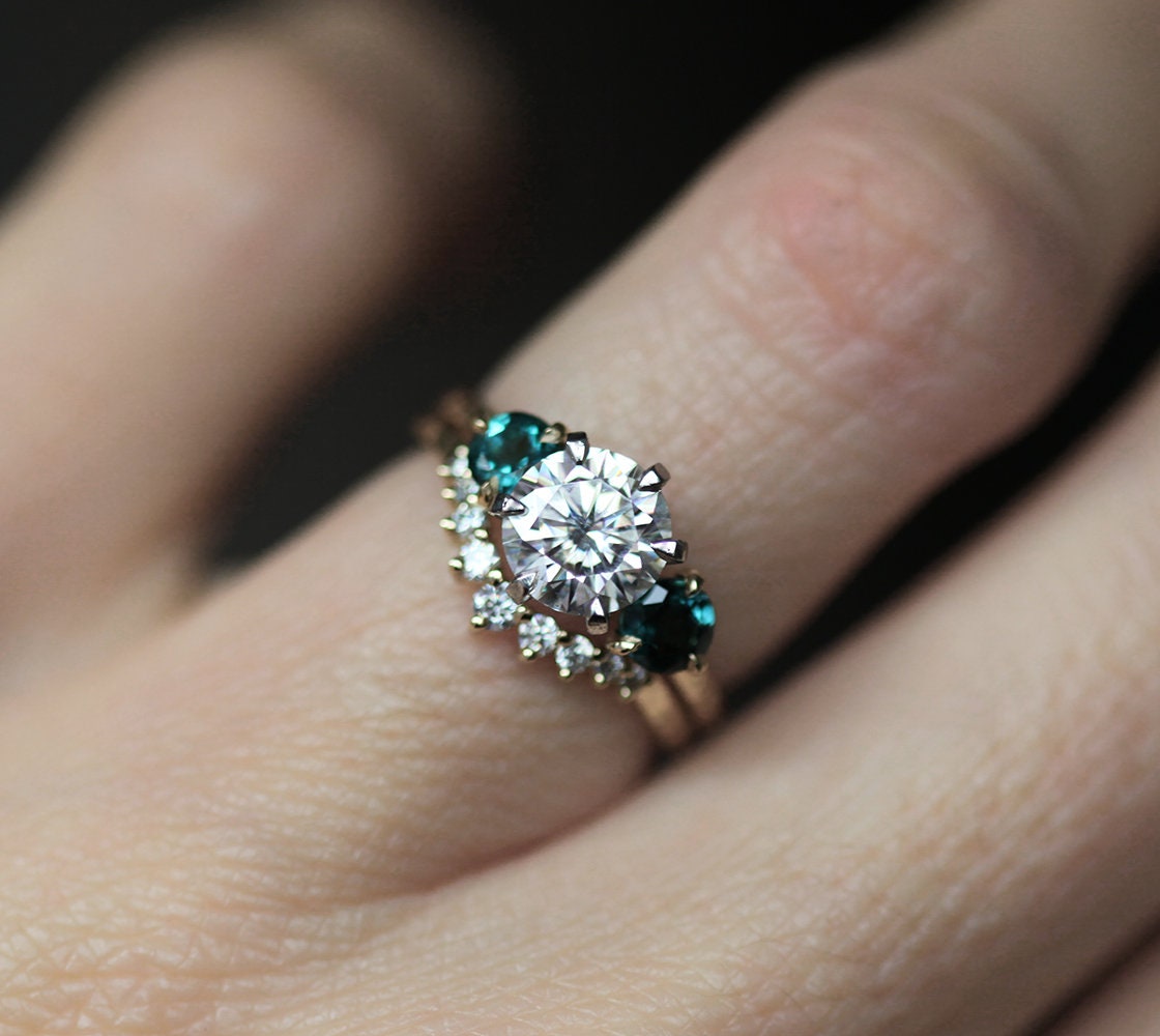 Paloma Moissanite Tri kamena Prsten-Capucinne