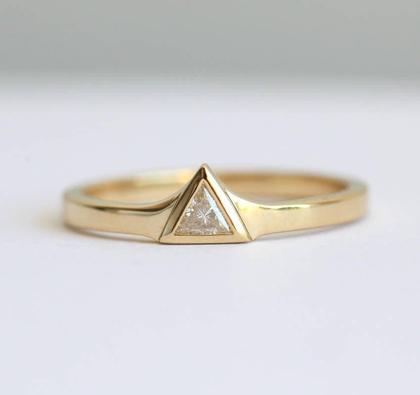 Petite 0.11C Triangle Cut Diamond Ring With Flared Gold Band-Capucinne