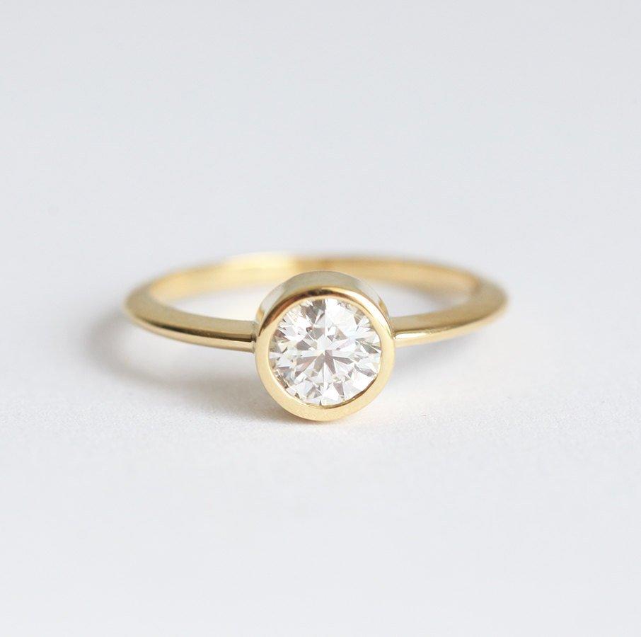 Pia Diamond Ring-Capucinne
