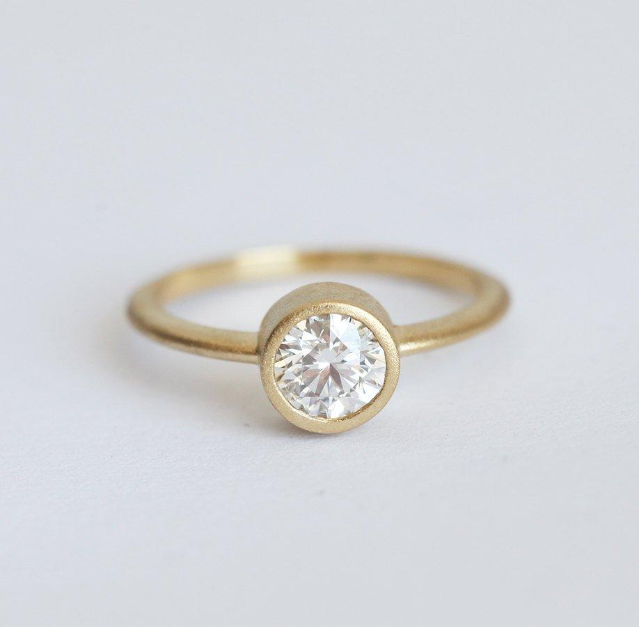 Pia Diamond Ring-Capucinne