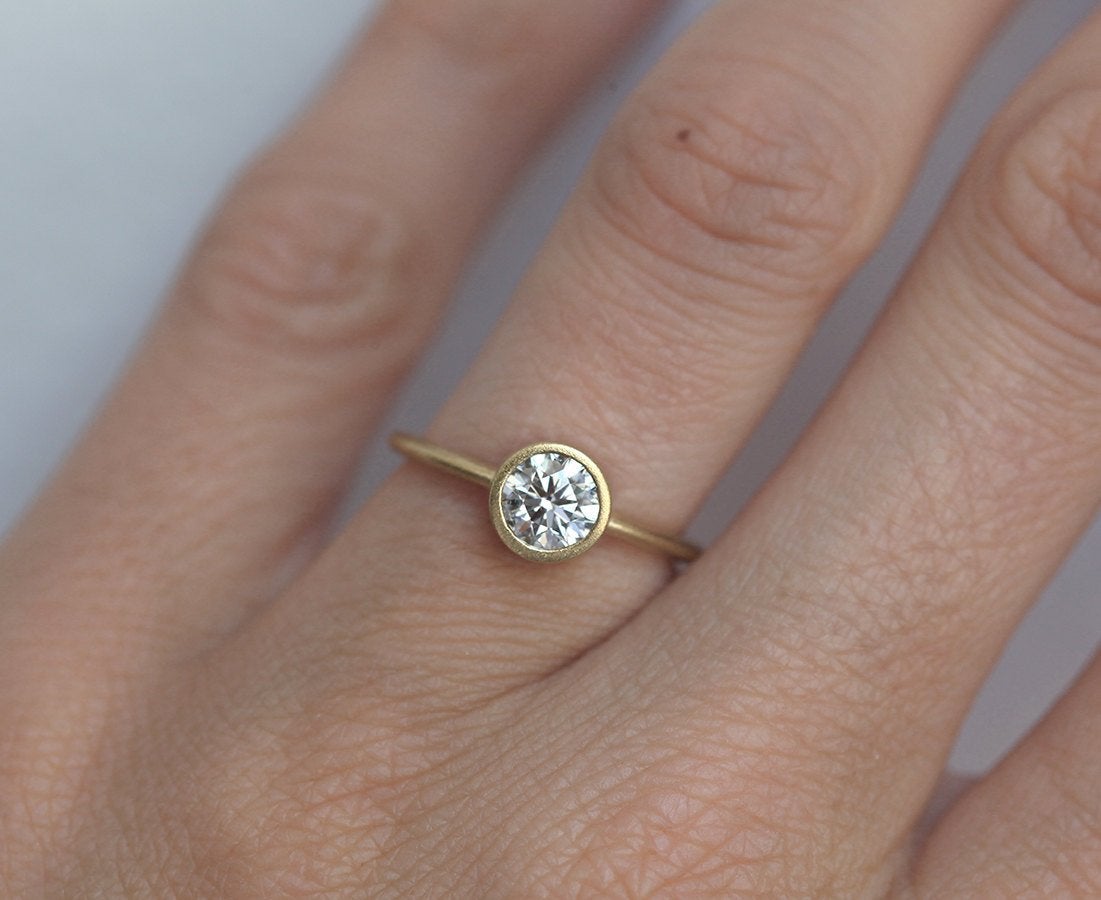 Pia Diamond Ring-Capucinne