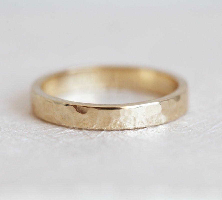 Pierrot Hammered Ring, Vedding Ring-Capucinne