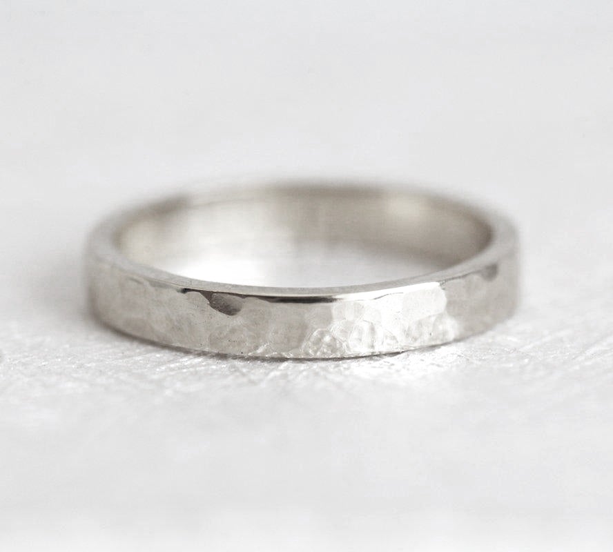 Pierrot Hammered Ring, Vedding Ring-Capucinne