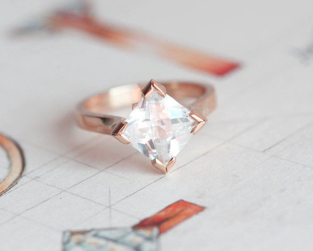 Prsten princeze Moissanite, moderni Moissanite prsten-Capucinne