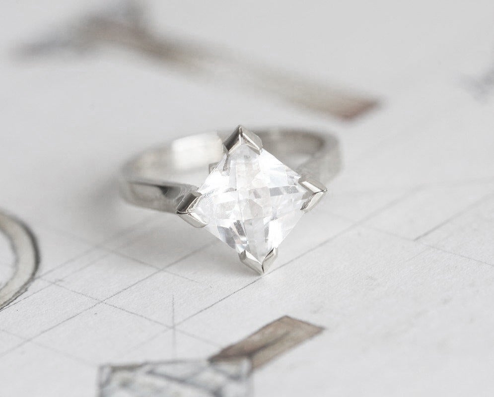 Prsten princeze Moissanite, moderni Moissanite prsten-Capucinne