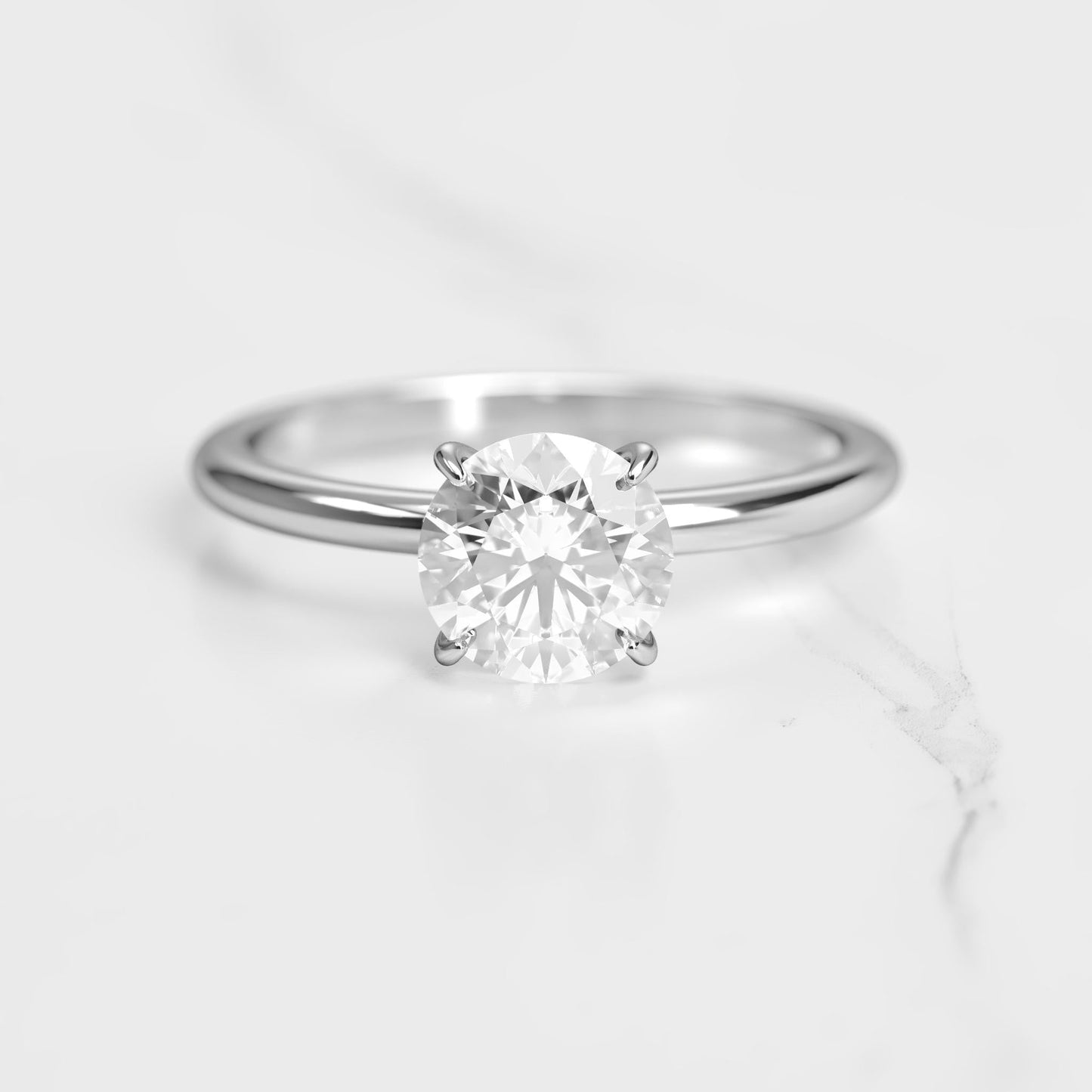 Okrugli konusni pasijans moissanite prsten