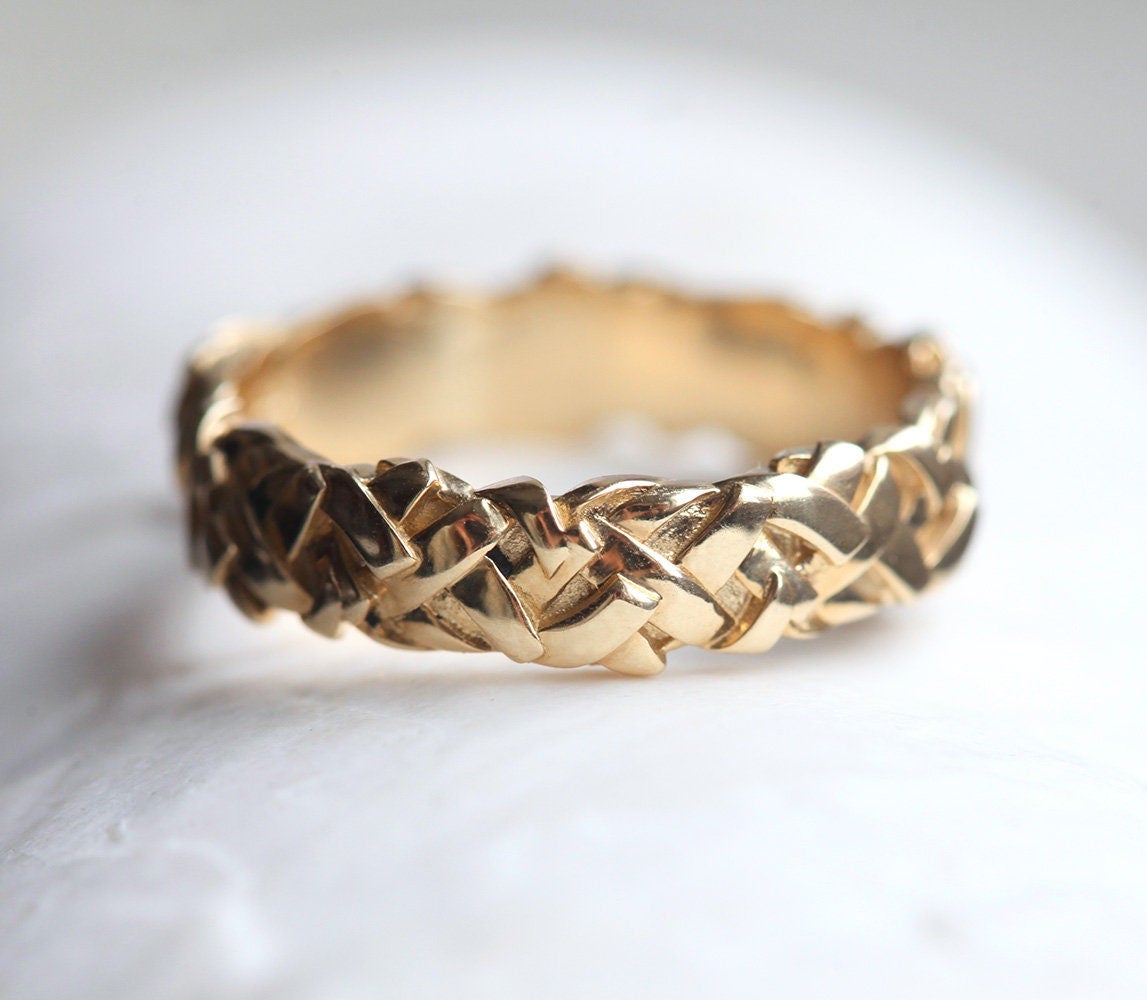Rustic Tektured Unisek Band-Capucinne