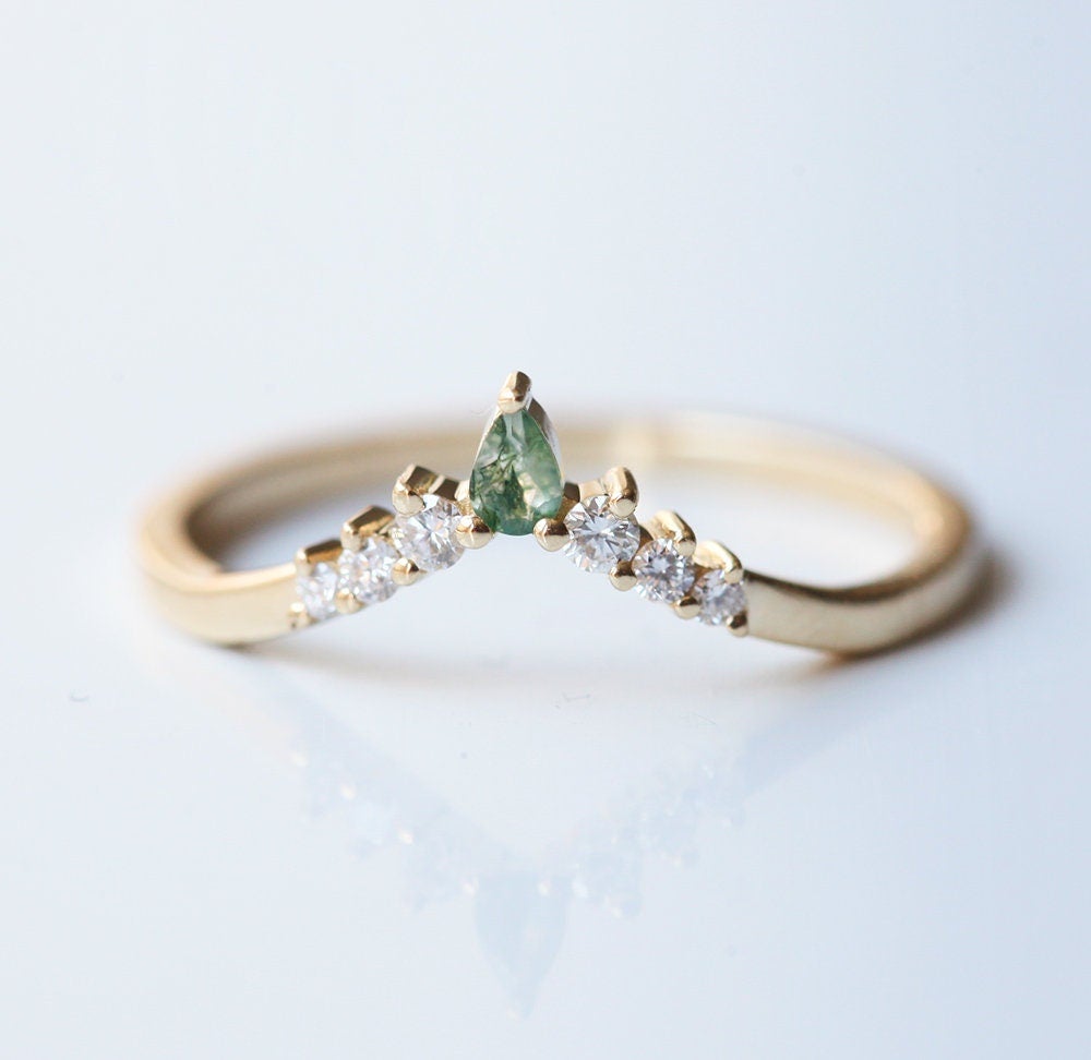 Prsten Kite Moss Agate sa bočnim belim dijamantima i kamenom ahata Moss Agate kruške