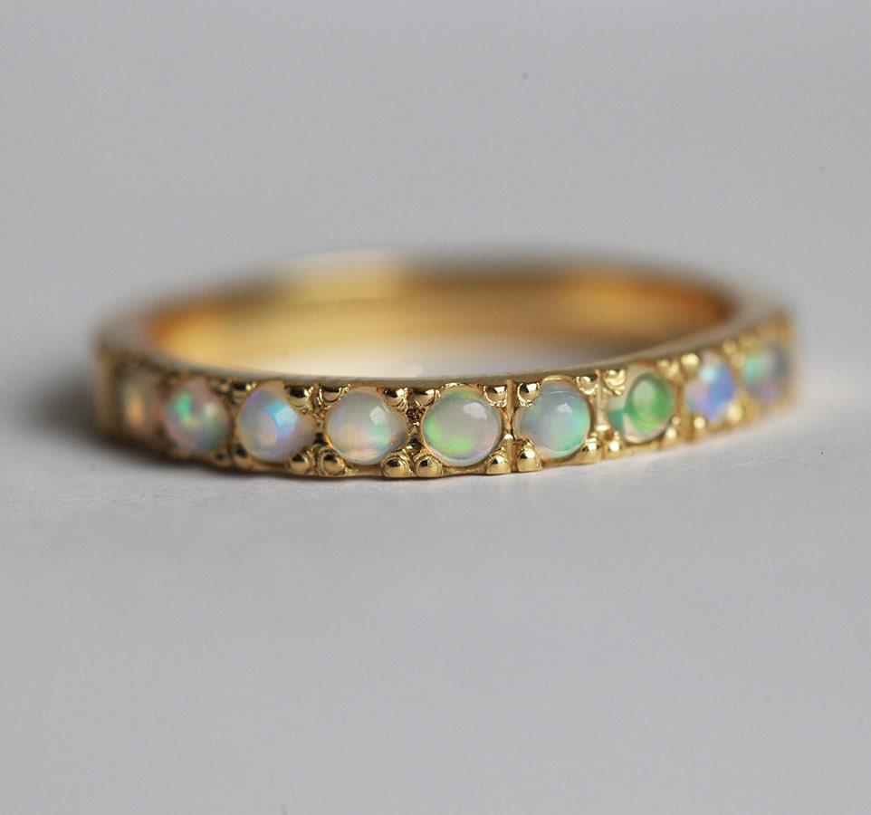 Okrugli Opal Eterniti Iellov Gold Band