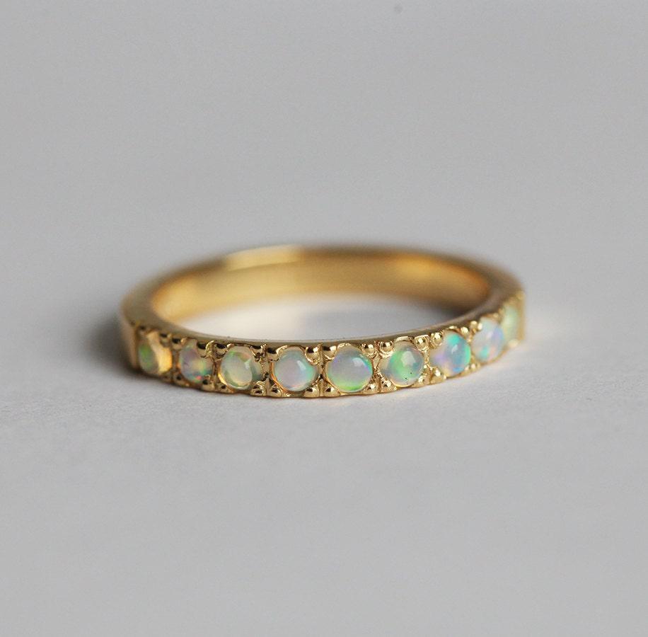 Okrugli Opal Eterniti Iellov Gold Band