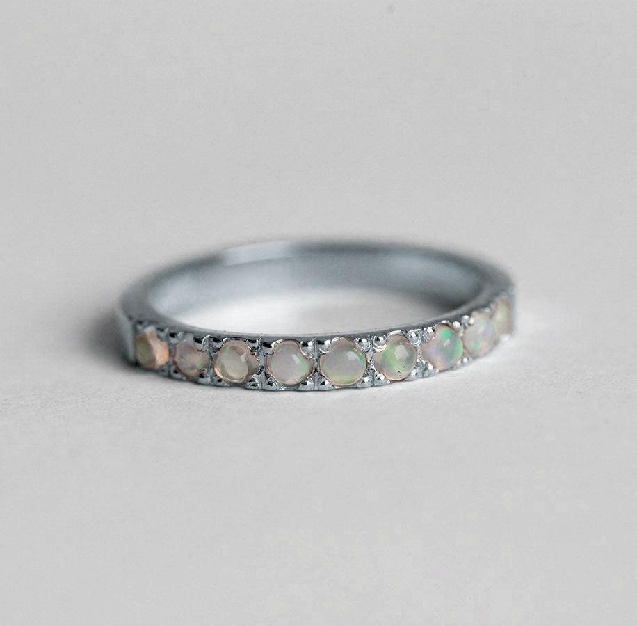 Okrugli Opal Eterniti Iellov Gold Band