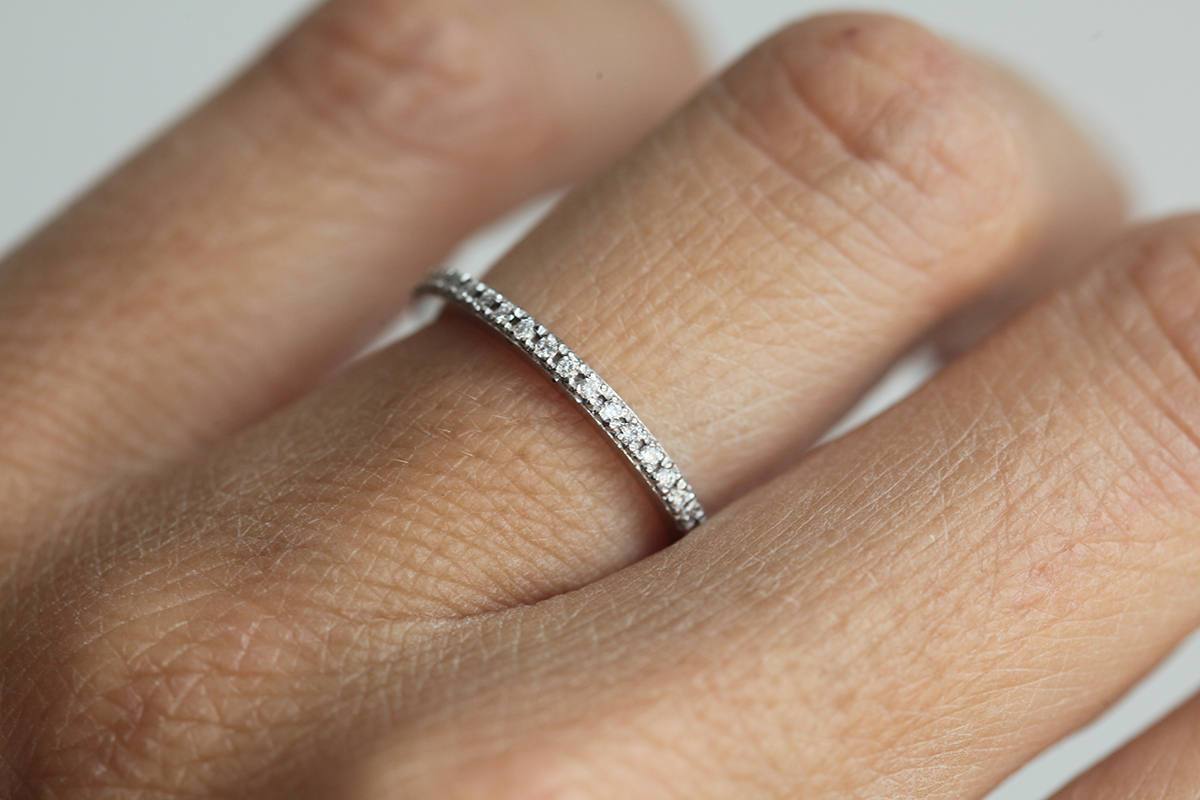 SKILAR ETERNITI DIAMOND BAND, ETERNITI DIAMOND PRSTEN-Capucinne