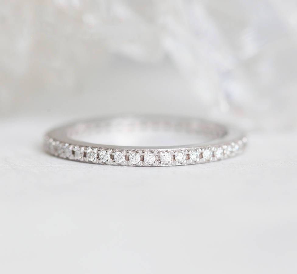 SKILAR ETERNITI DIAMOND BAND, ETERNITI DIAMOND PRSTEN-Capucinne